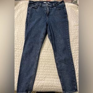 Old Navy Rockstar Super Skinny high-rise jeans size 12.
